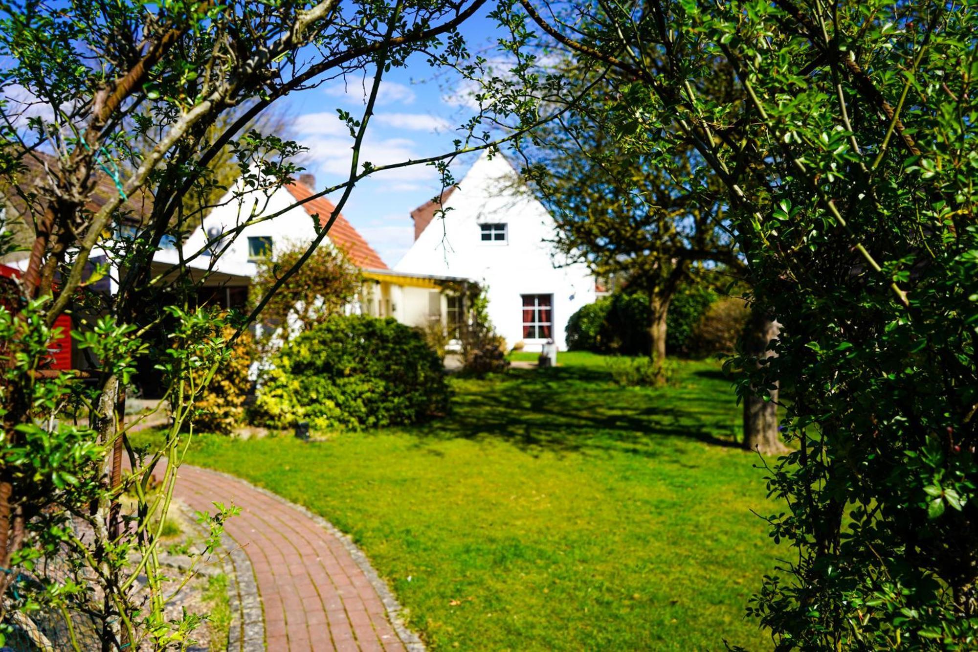Gemuetliches Haus Mit Grossem Traumhaften Garten เบรเมน ภายนอก รูปภาพ